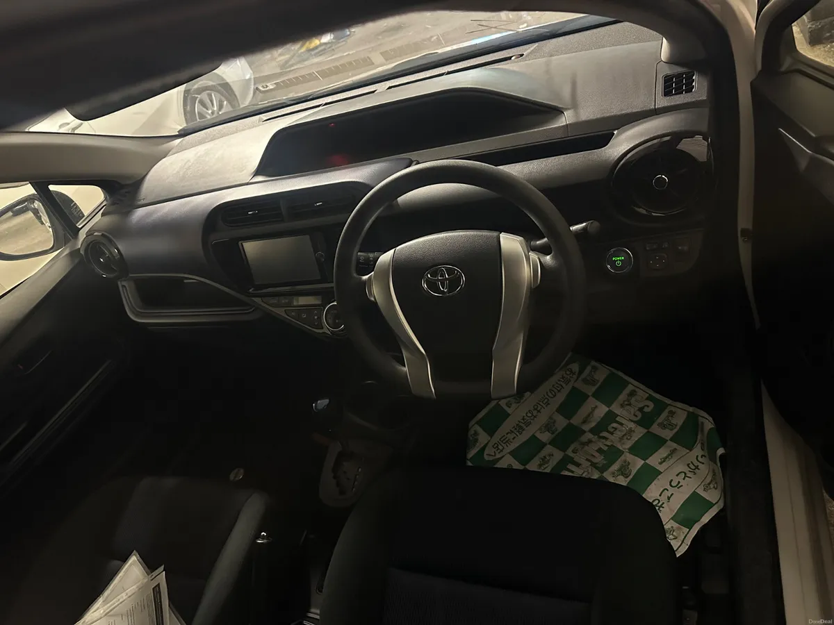 2015 Toyota Aqua 1.5 Hybrid - Image 5