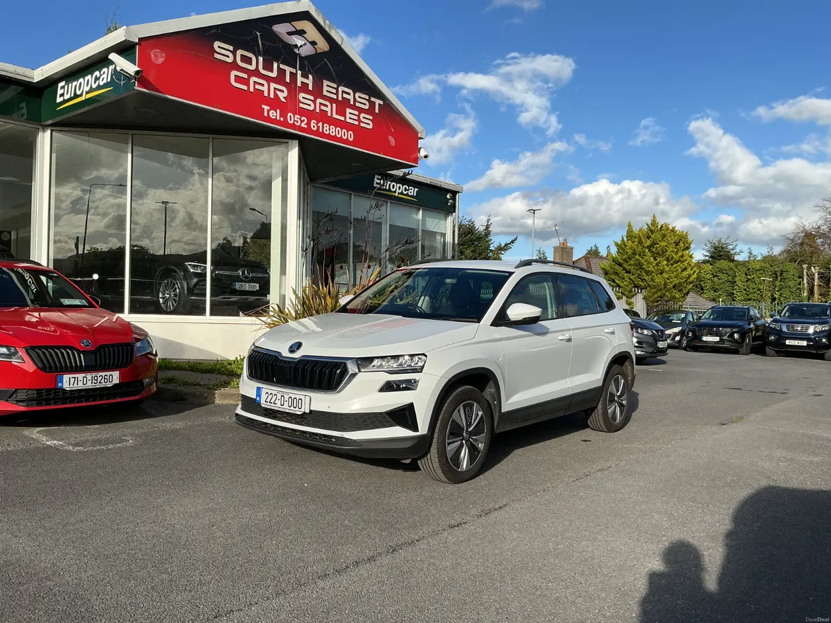 2022 SKODA KAROQ SE DRIVE TDI SCR MANUAL DIESEL ES - Image 1