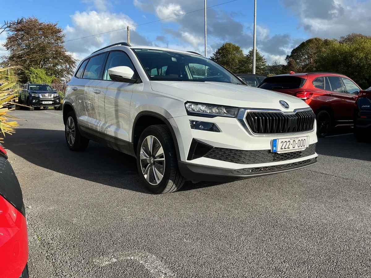 2022 SKODA KAROQ SE DRIVE TDI SCR MANUAL DIESEL ES - Image 4