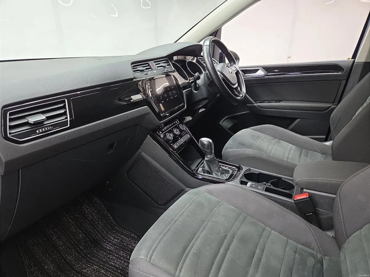 Volkswagen Touran TSI Highline - Image 4