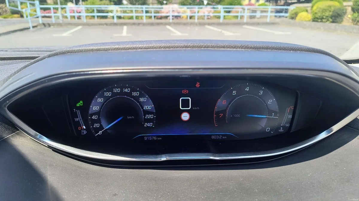 Peugeot 3008 2019 - Image 6