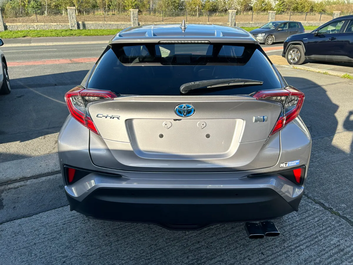 TOYOTA C-HR 2019, 1.8 HYBRID AUTO LOW KM HIGH SPEC - Image 4