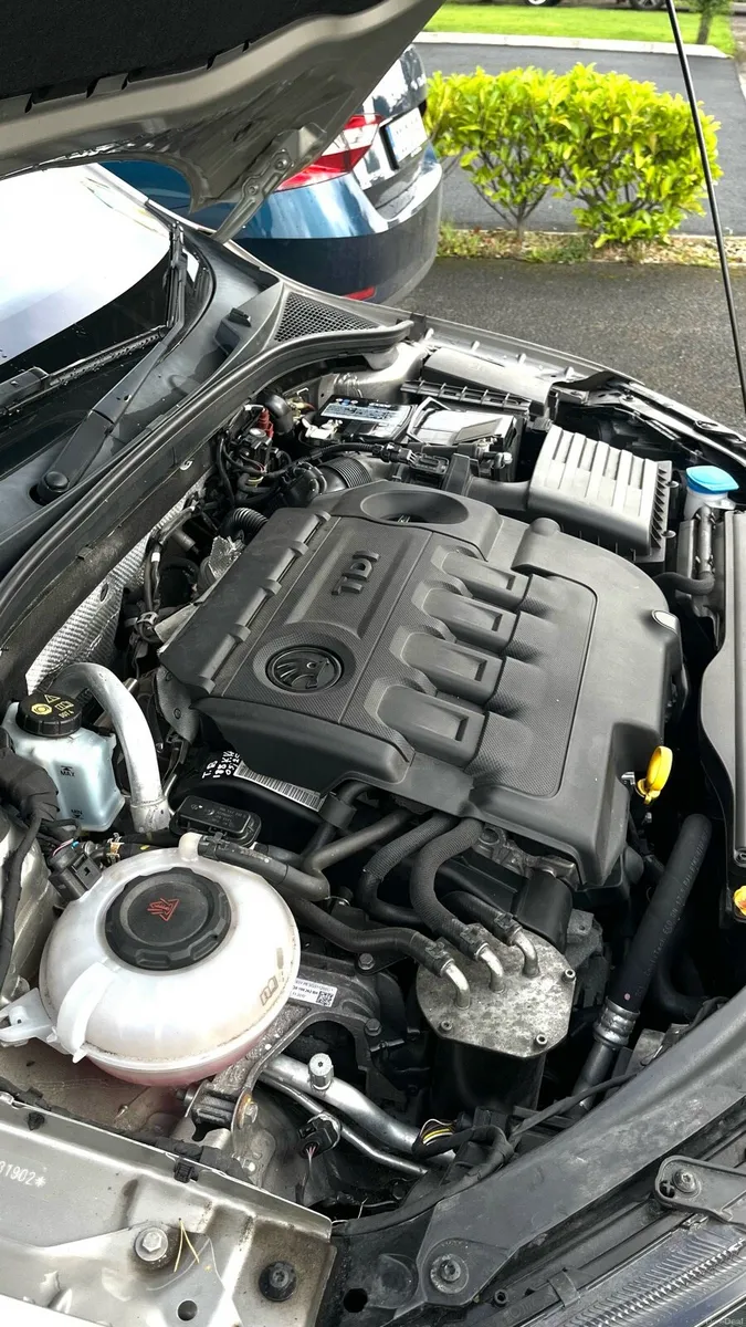 Skoda Octavia 2018, 1.6D Estate - Image 5