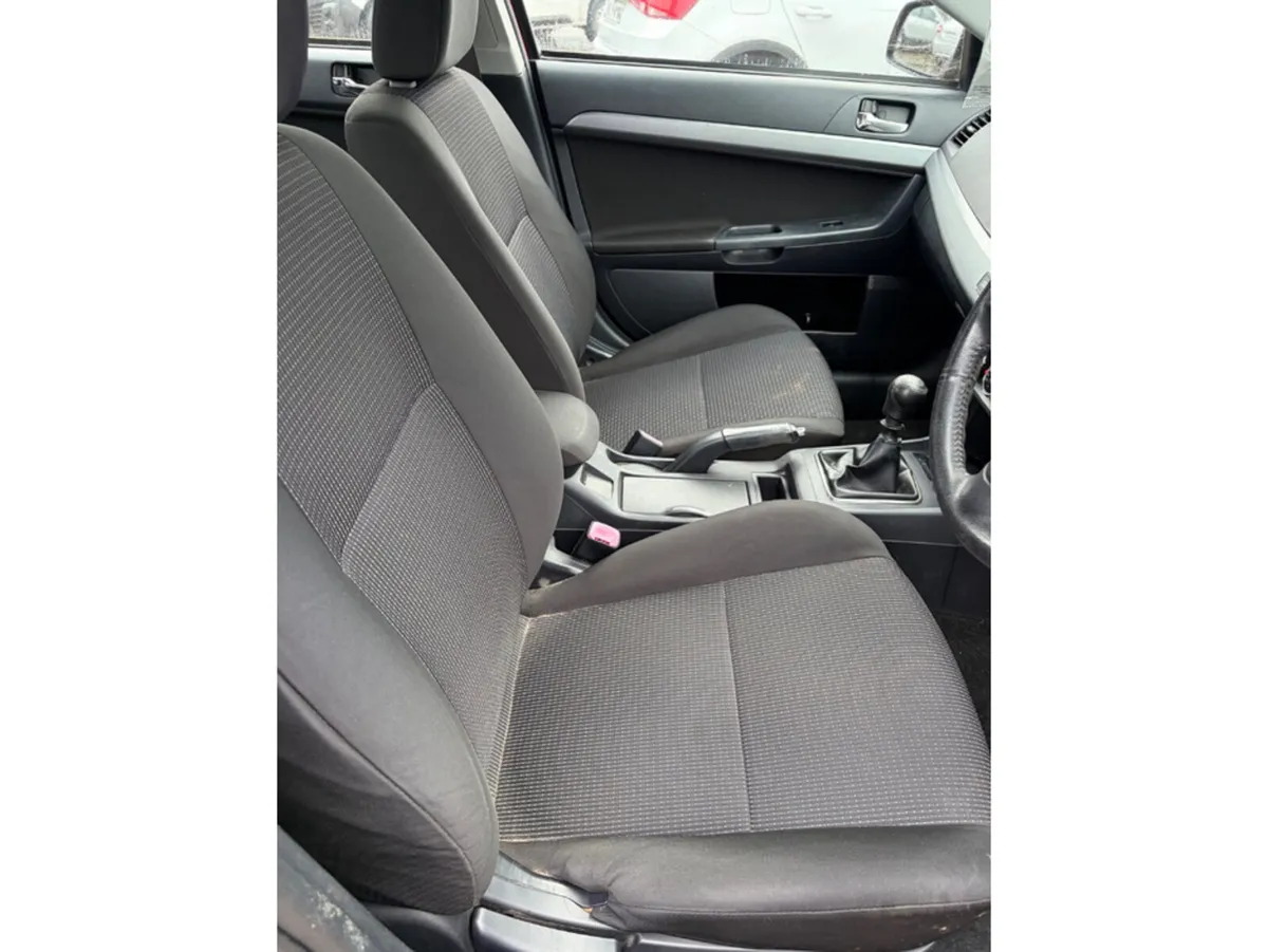 Mitsubishi Lancer 1.8 4DR DIESEL - Image 5