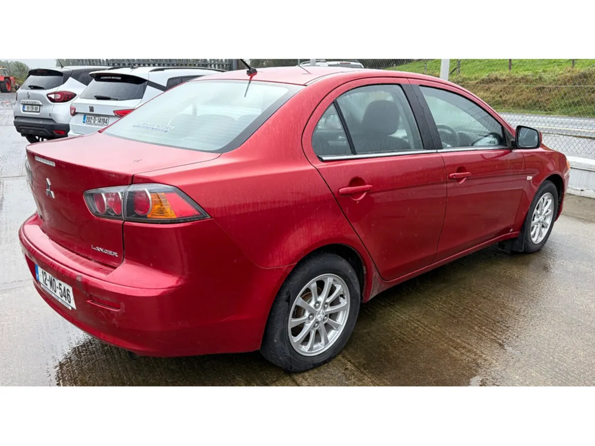 Mitsubishi Lancer 1.8 4DR DIESEL - Image 4