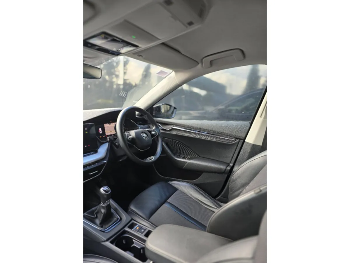Skoda Octavia AMB 2.0 TDI MANUAL - Image 3