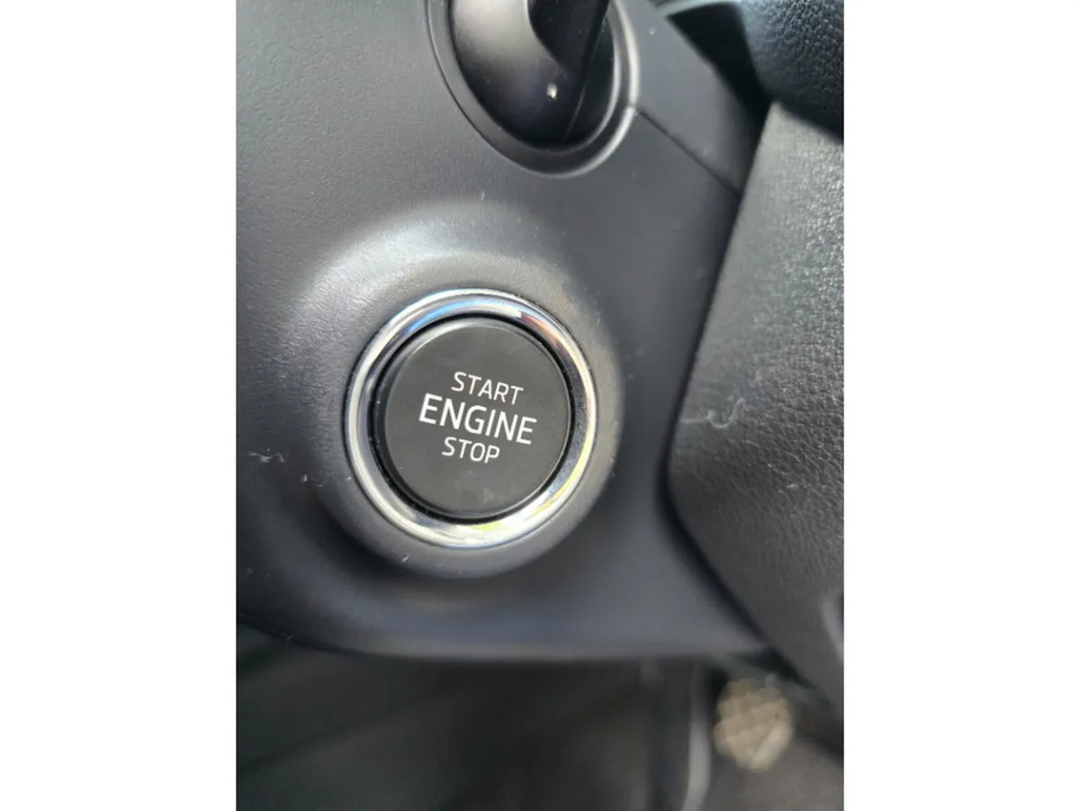 Skoda Octavia AMB 2.0 TDI MANUAL - Image 4