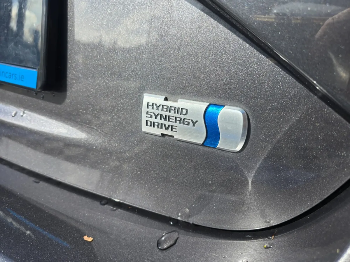 Toyota Vitz 1.5 PETROL HYBRID AUTO - Image 5