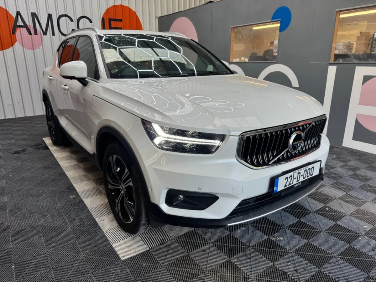 Volvo XC40 2022 VOLVO Xc40 RECHARGE PLUG-IN HYBRID - Image 1