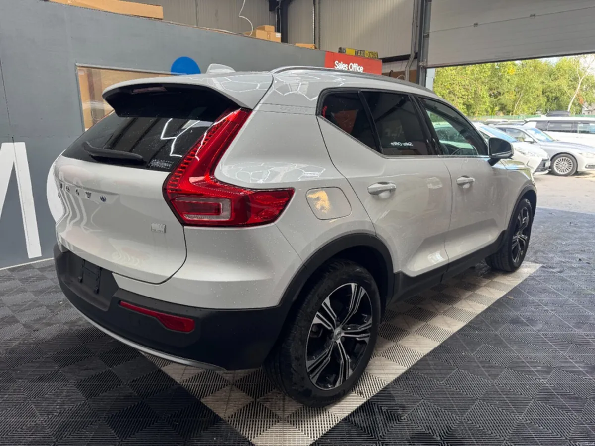Volvo XC40 2022 VOLVO Xc40 RECHARGE PLUG-IN HYBRID - Image 3