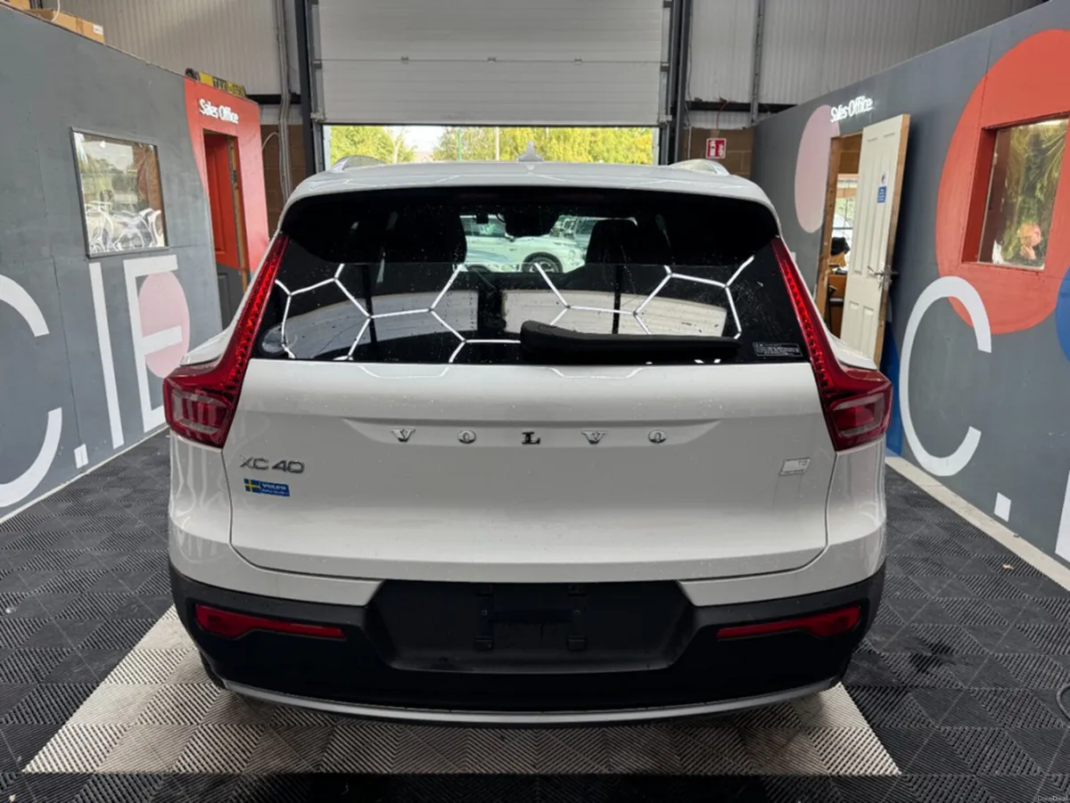Volvo XC40 2022 VOLVO Xc40 RECHARGE PLUG-IN HYBRID - Image 4