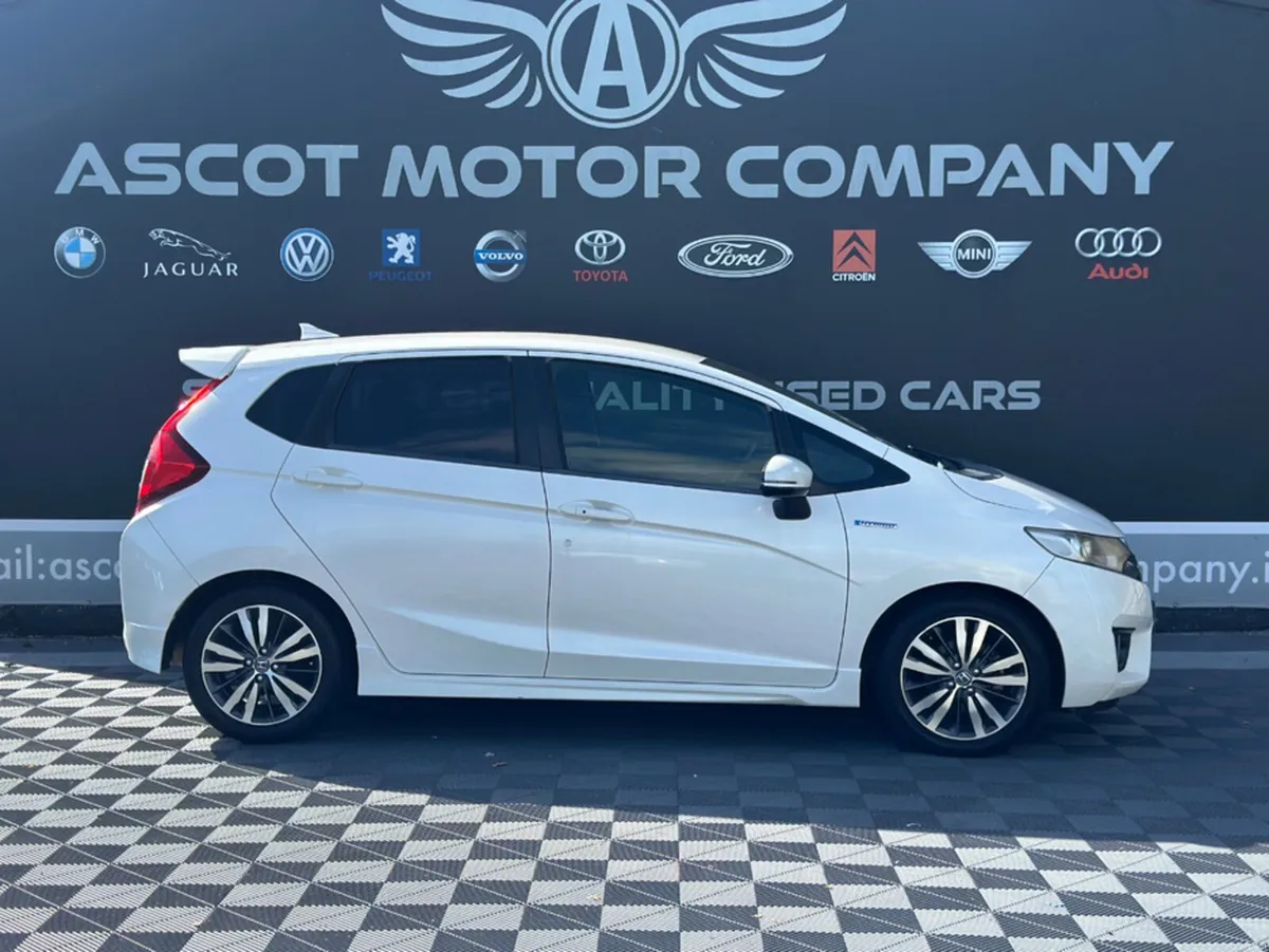 Honda Fit 1.5 Petrol Hybrid - Image 5
