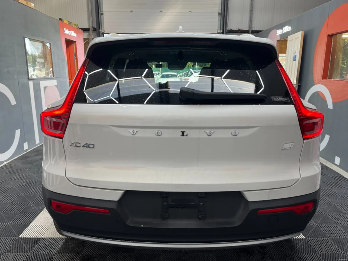 Volvo XC40 2022 VOLVO Xc40 RECHARGE PLUG-IN HYBRID - Image 4