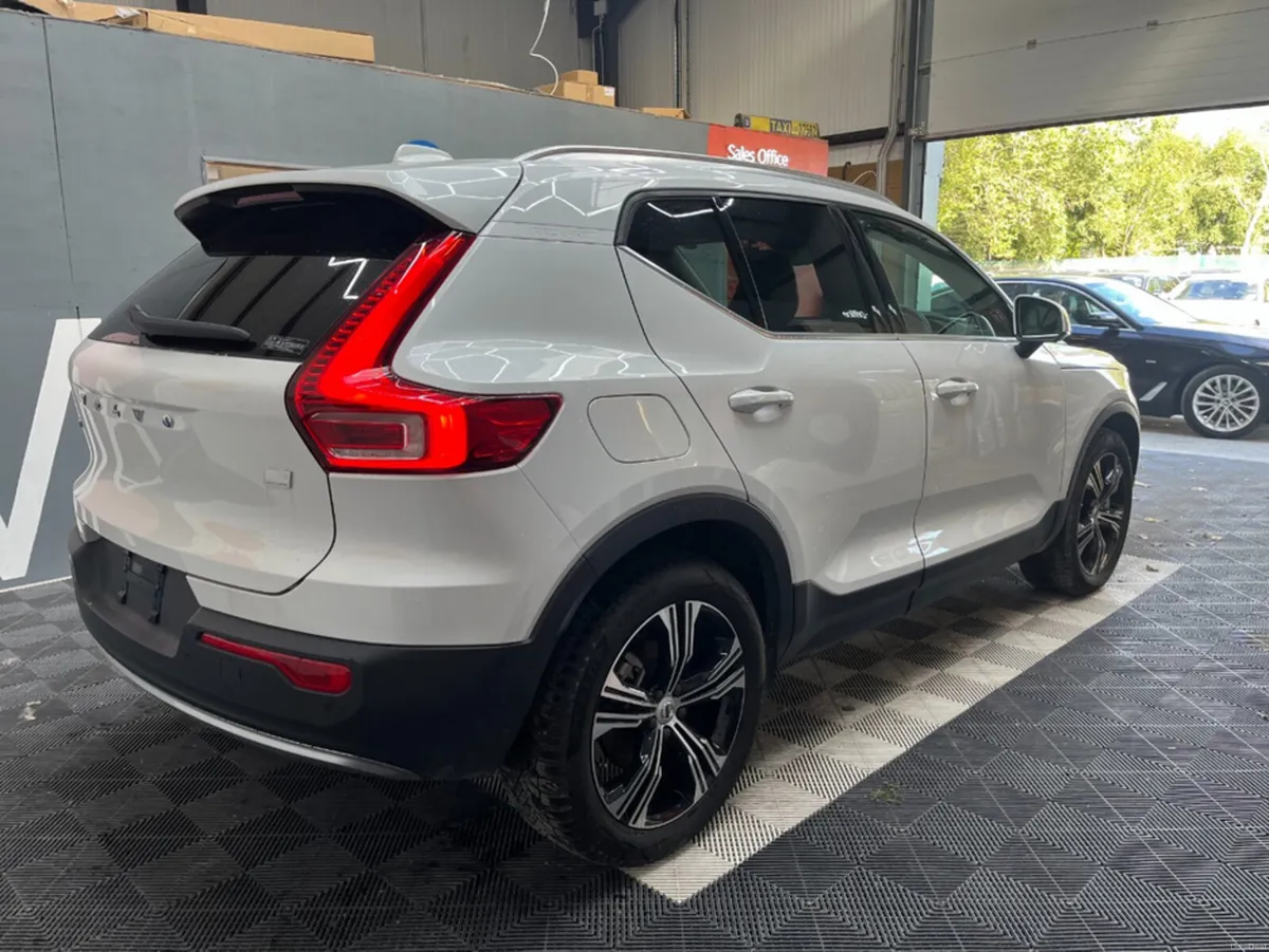 Volvo XC40 2022 VOLVO Xc40 RECHARGE PLUG-IN HYBRID - Image 3