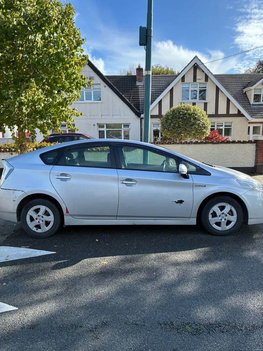 Toyota Prius 2012 new battery / Nct passed/ - Image 3