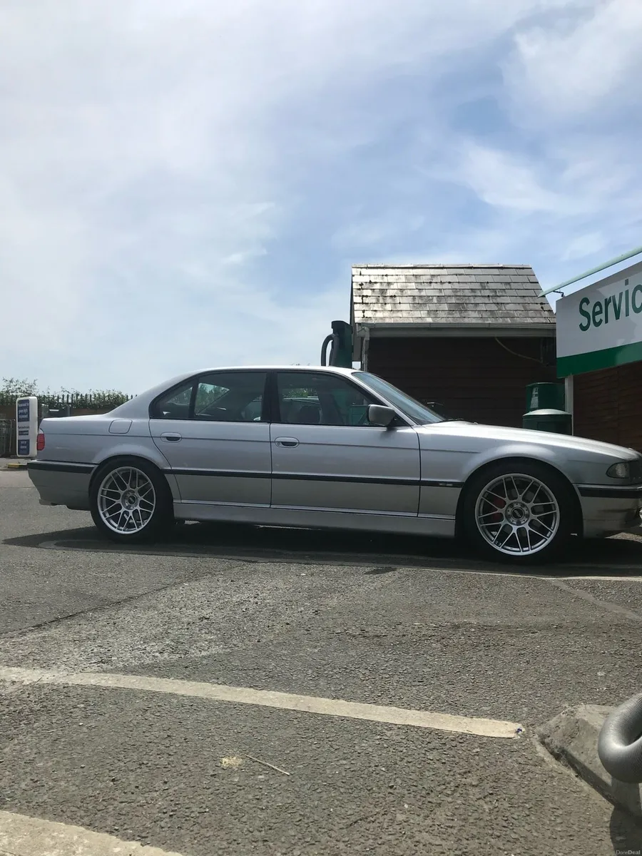 Bmw 735i e38 - Image 1