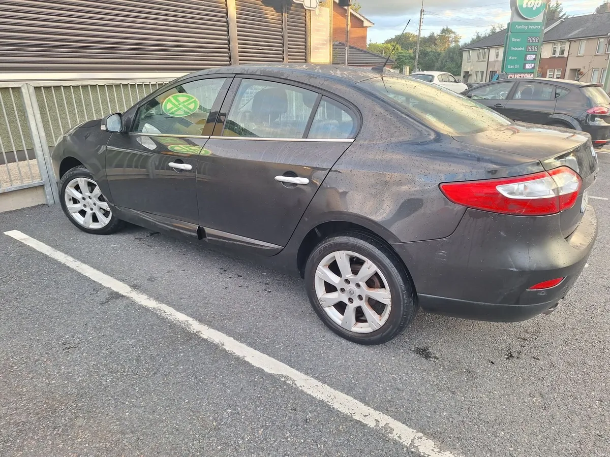 Renault Fluence 2011 LOW MILEAGE - Image 2