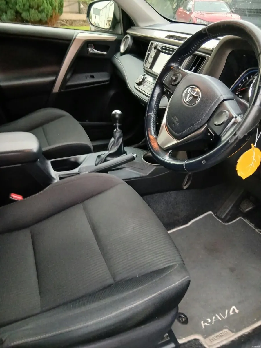2015 Toyota RAV4 AWD - Image 4