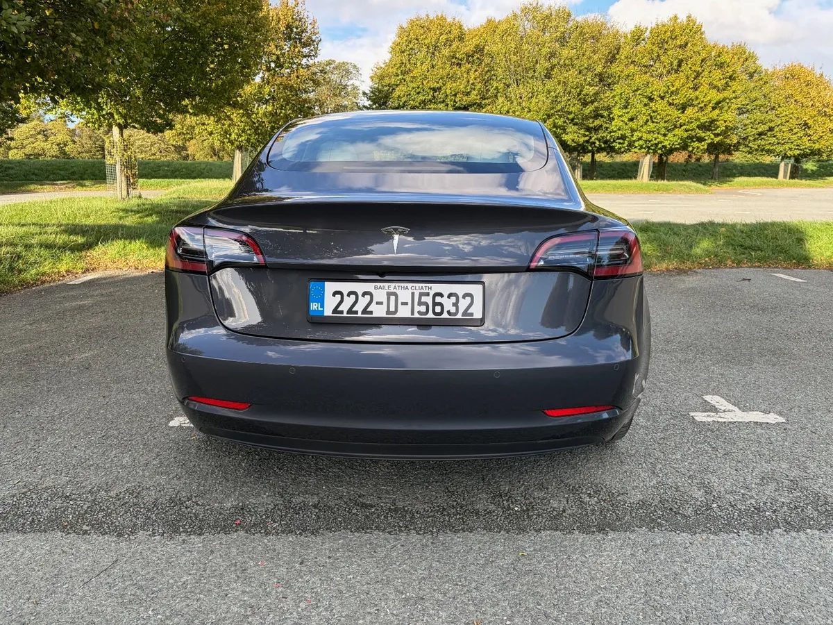 Tesla Model 3 2022 - Image 6