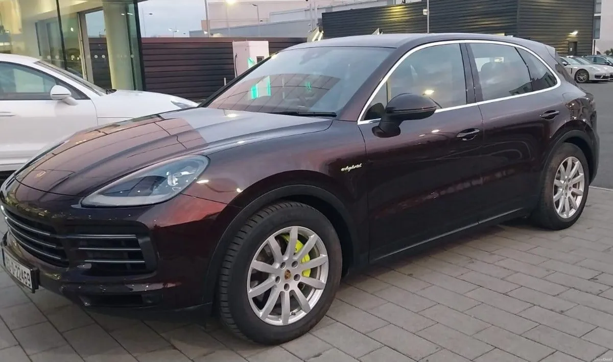 2019 Porsche Cayenne 3.0 Petrol Plug-In Hybrid - Image 2