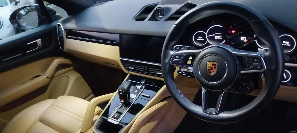 2019 Porsche Cayenne 3.0 Petrol Plug-In Hybrid - Image 5