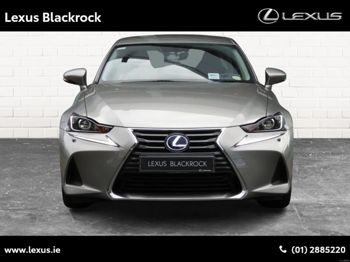 Lexus IS Hybrid Luxury - Image 5
