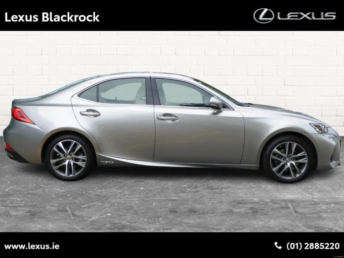 Lexus IS Hybrid Luxury - Image 3