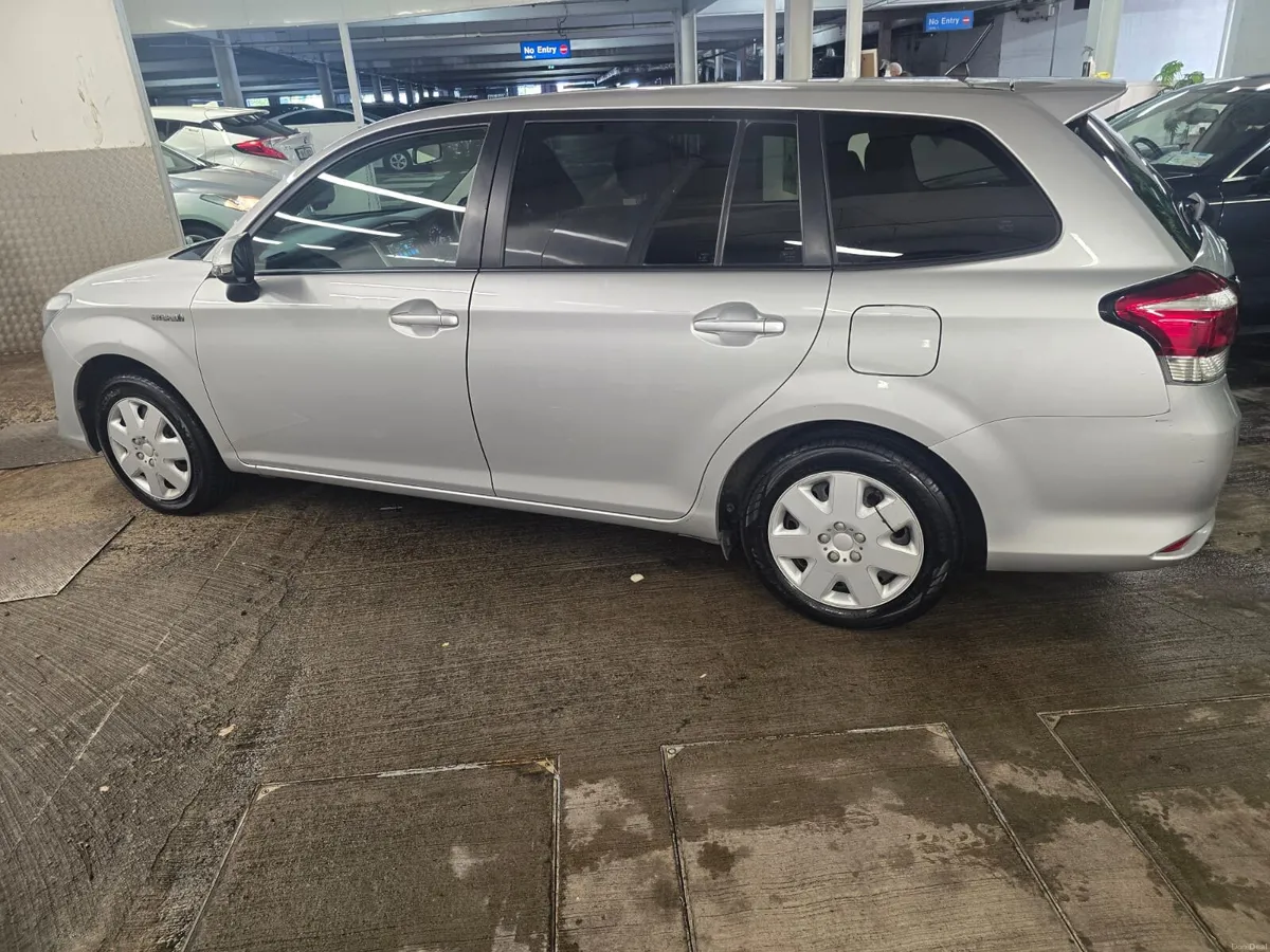 2015 Toyota corolla hybrid automatic ( nct & tax ) - Image 6