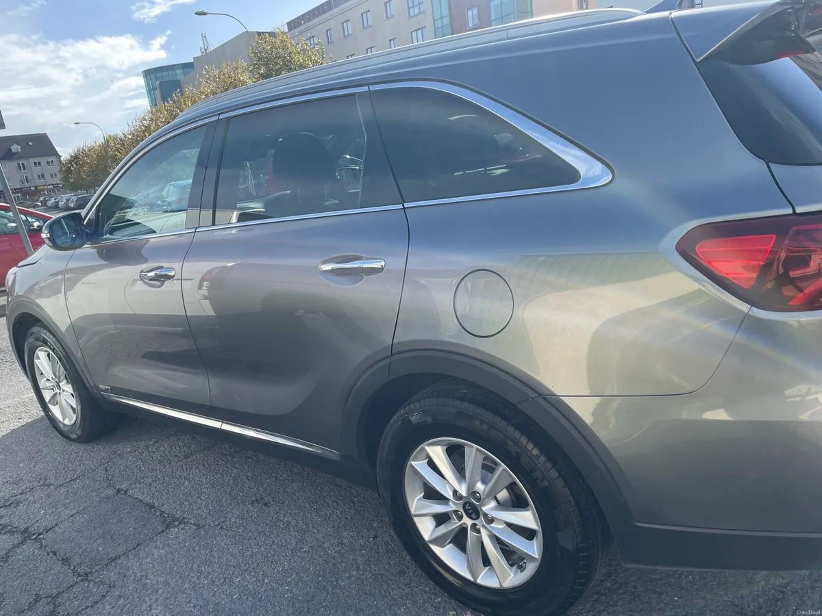 Kia Sorento - Image 3