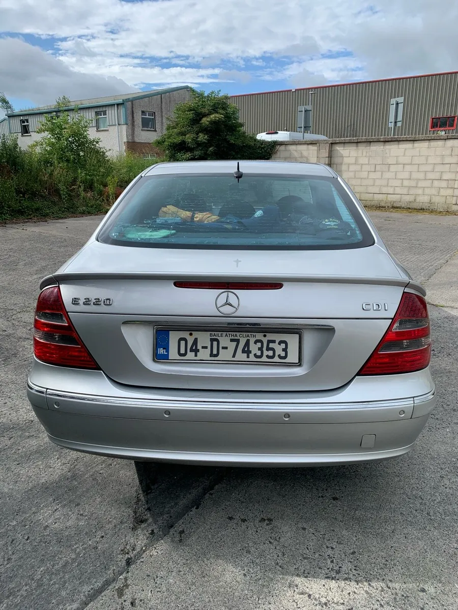 Mercedes E Class E220 - Image 3