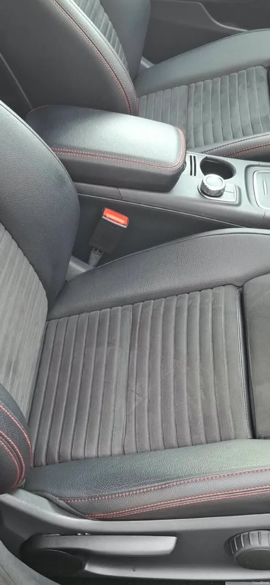 Car - Image 6