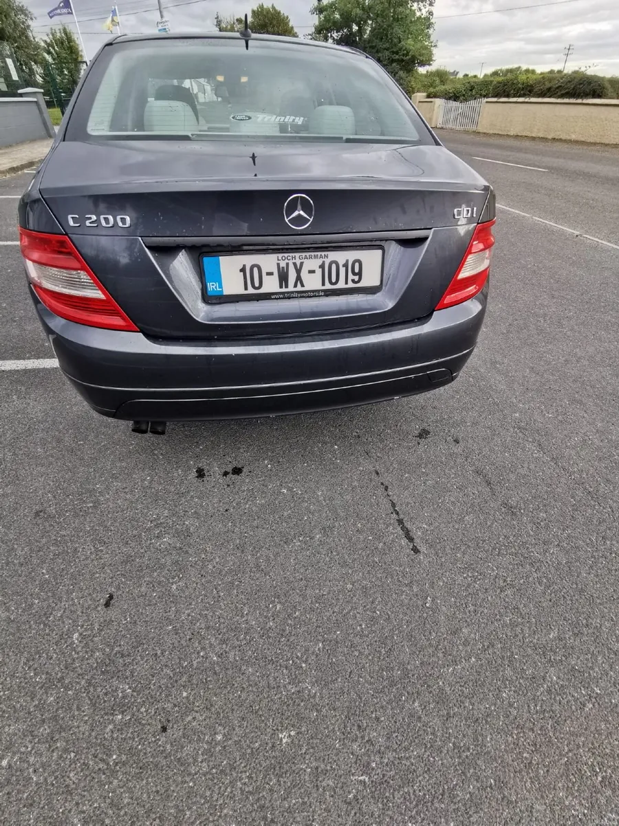 Mercedes-Benz C-Class 2010 - Image 3