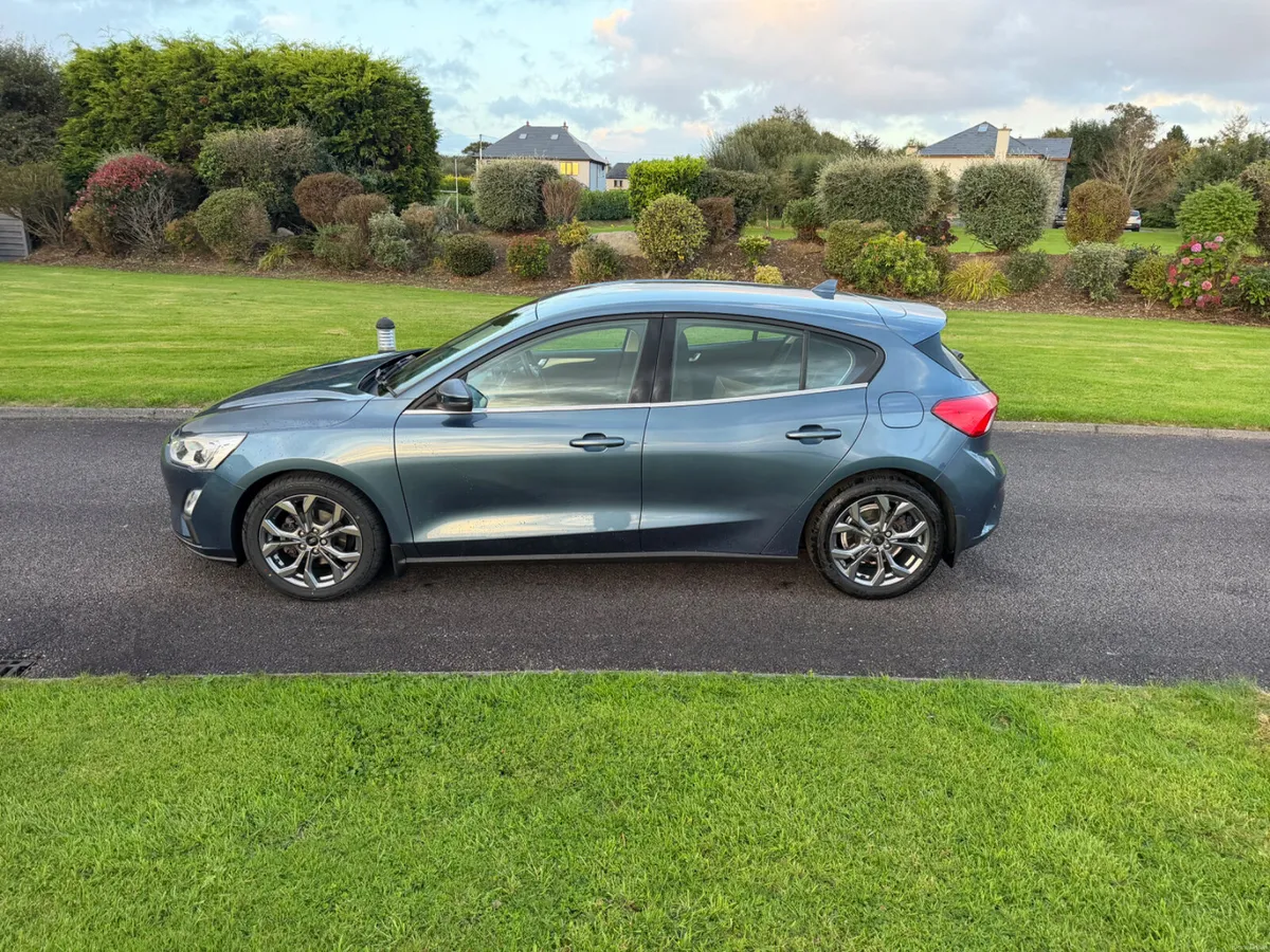 Ford Focus TITANIUM X - Image 2
