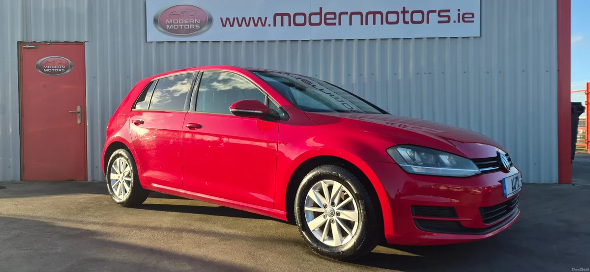 Volkswagen Golf auto 1.2 tsi dsg trend low kms - Image 2