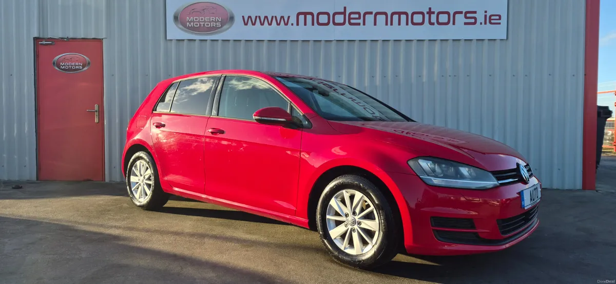 Volkswagen Golf auto 1.2 tsi dsg trend low kms - Image 3