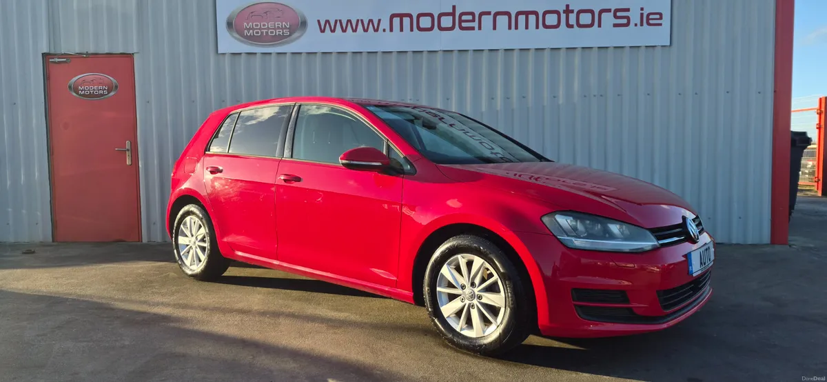 Volkswagen Golf auto 1.2 tsi dsg trend low kms - Image 1