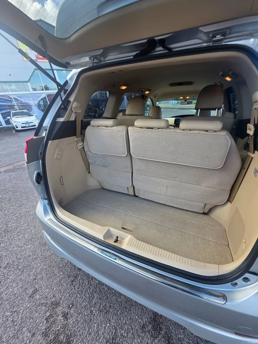 Toyota Estima Hybrid Modelista - Image 2