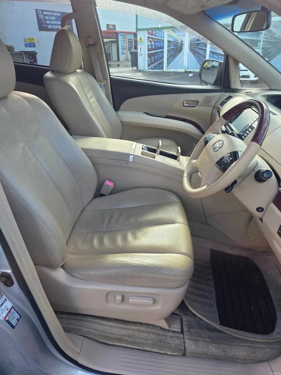Toyota Estima Hybrid Modelista - Image 6