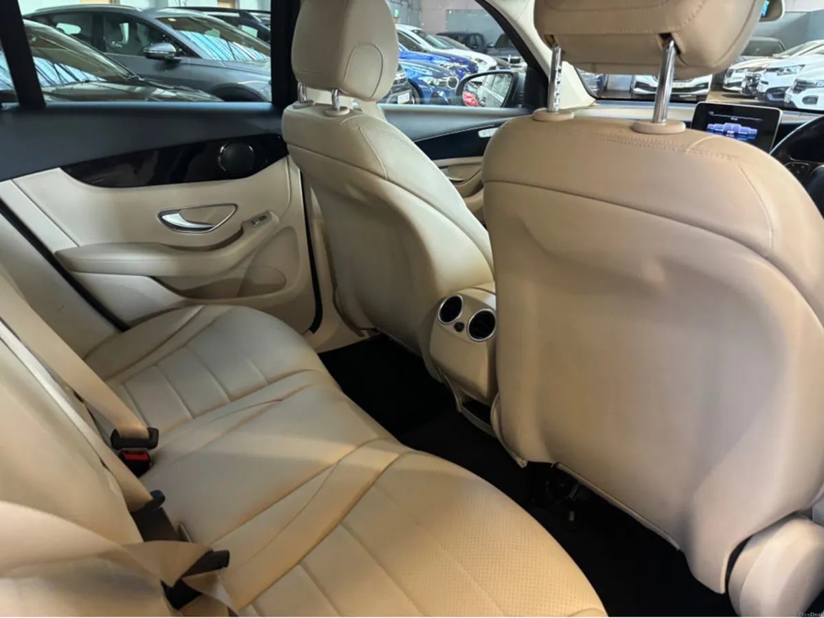 Mercedes-Benz GLC 220 D 4MATIC 5DR AUTO Finance Av - Image 5