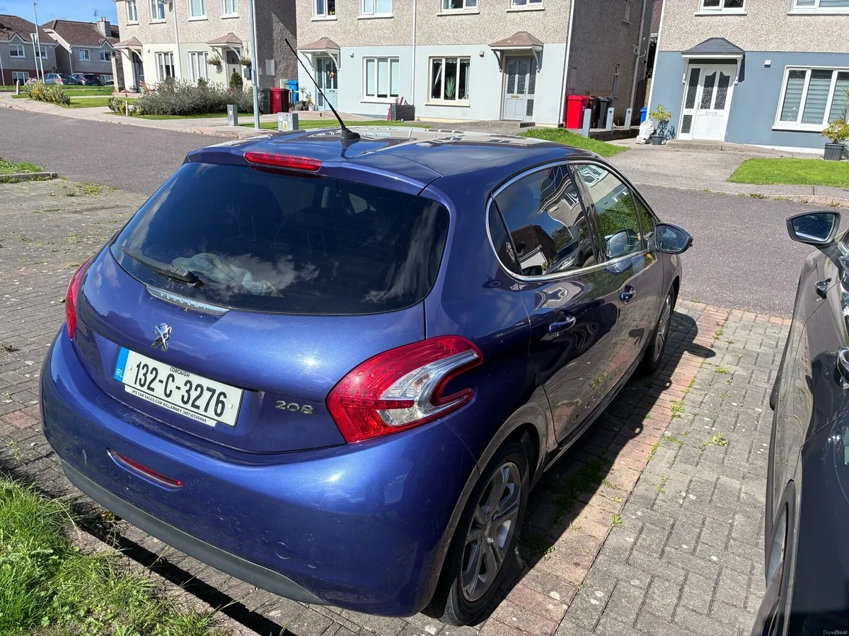 Peugeot 208 - Image 4