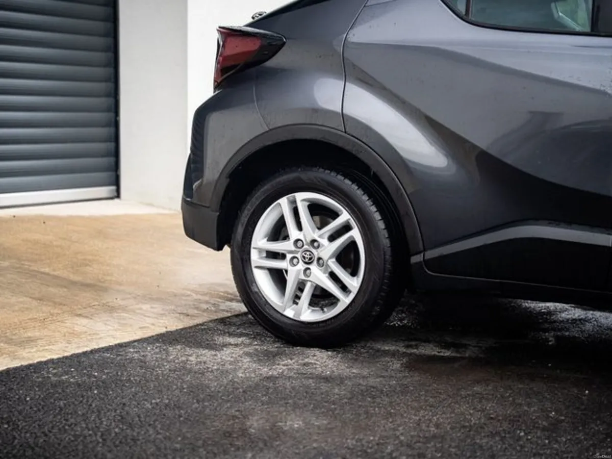 Toyota C-HR ICON - Image 4