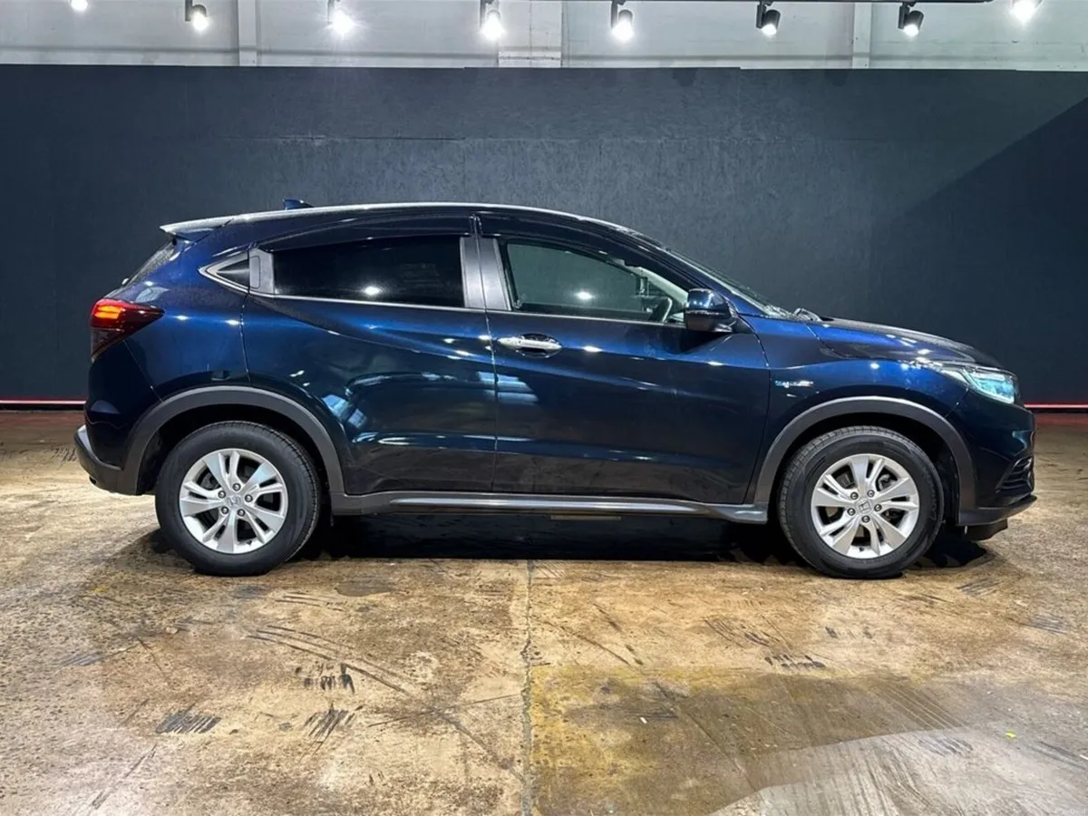 Honda Vezel Daa-ru3 5DR Auto - Image 2