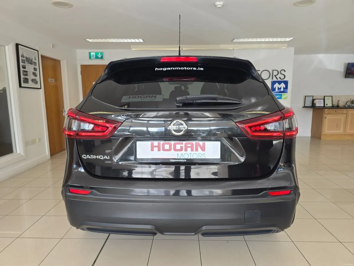 Nissan Qashqai 1.3 SE Petrol MY2020 - *Best Spec * - Image 5