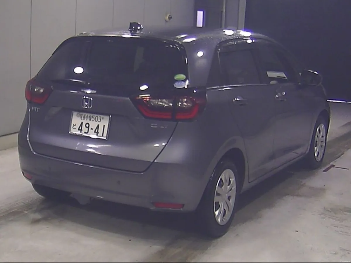 Honda Fit 1.5 HYBRID AUTOMATIC - PUSH BUTTON START - Image 2