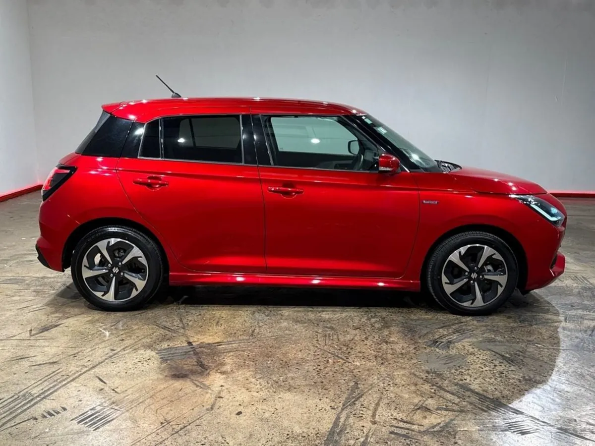 Suzuki Swift 1.2 HYBRID AUTOMATIC - MZ EDITION - U - Image 2
