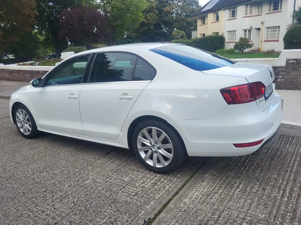 VW Jetta 1.6 TDI: LOW Mileage | NEW NCT - Image 5
