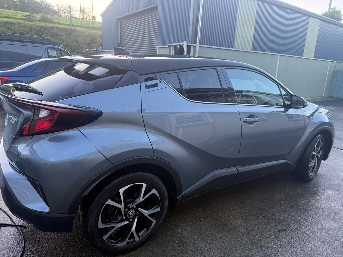 Image 2 of 10