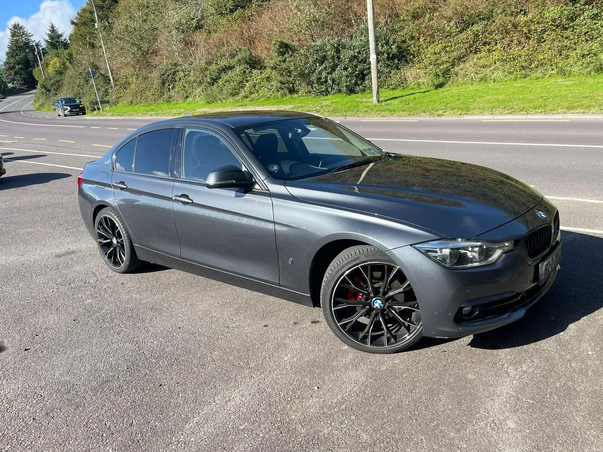BMW 3-Series 2018 - Image 5