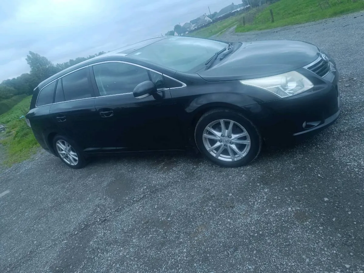 Toyota Avensis Estate - Image 1