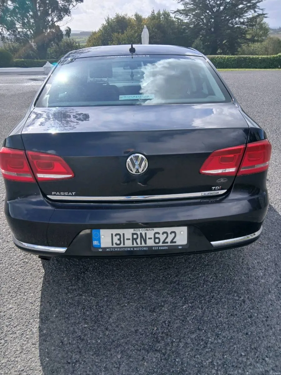 Volkswagen Passat 2013 - Image 2